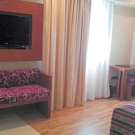 Confort Braseros 3* Бургос